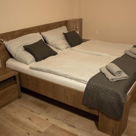 Apartmany Pilot Velka Hledsebe Εξωτερικό φωτογραφία
